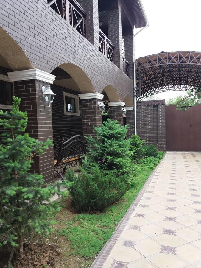 Готель Luxury House Шимкент Екстер'єр фото